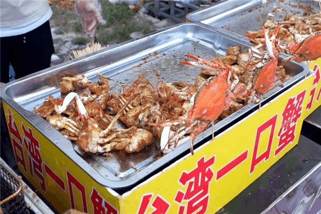 小编流连于美食海洋中 真是美味极了 台湾一口蟹"鲜美绝味 脆皮玉米